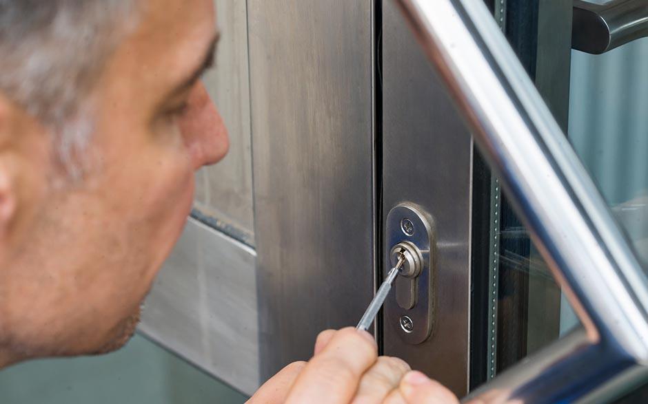serrurier serrurerie metal maintenance Saint-Ouen